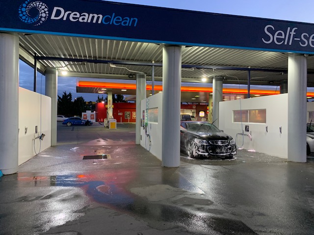 Dream-Clean-Car-Wash-In-Action